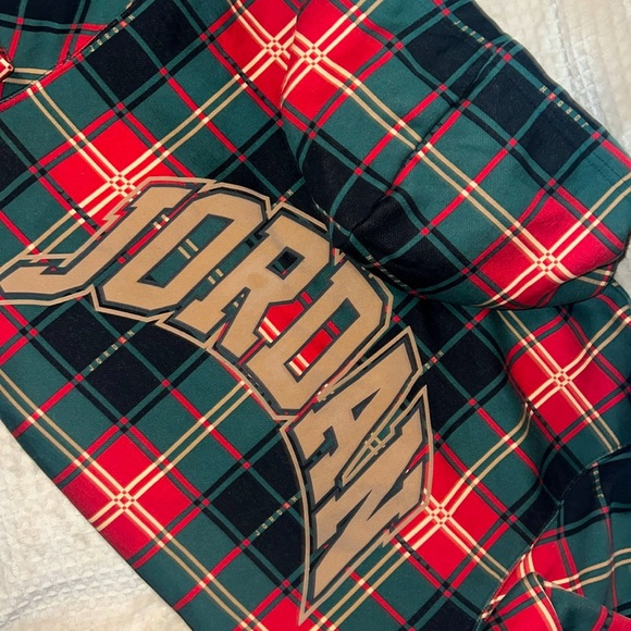 Nike/Jordan “Holiday Plaid” Sweatsuit -Nwt(small) - Picture 6 of 11